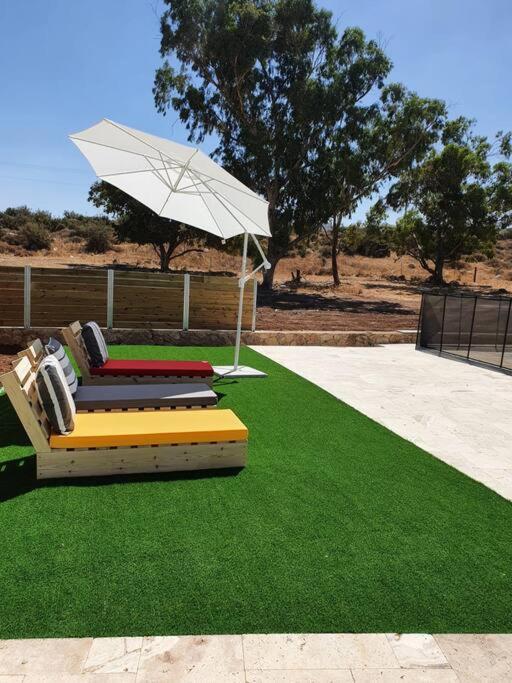 Villa זריחה למרגלות הגלבוע Nurit Exterior foto
