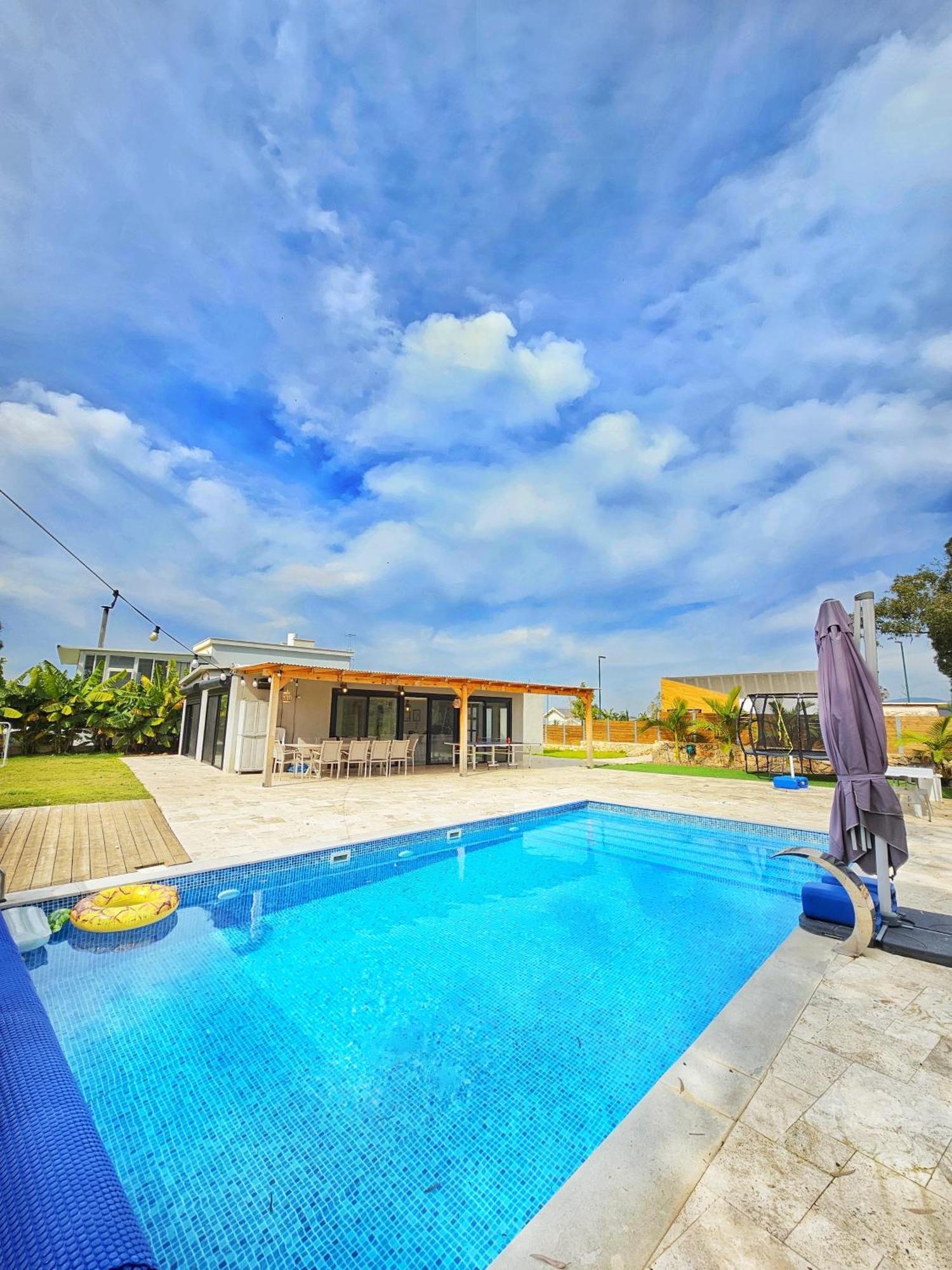 Villa זריחה למרגלות הגלבוע Nurit Exterior foto