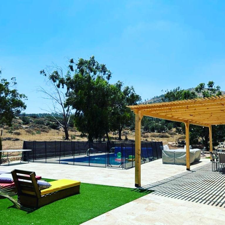 Villa זריחה למרגלות הגלבוע Nurit Exterior foto